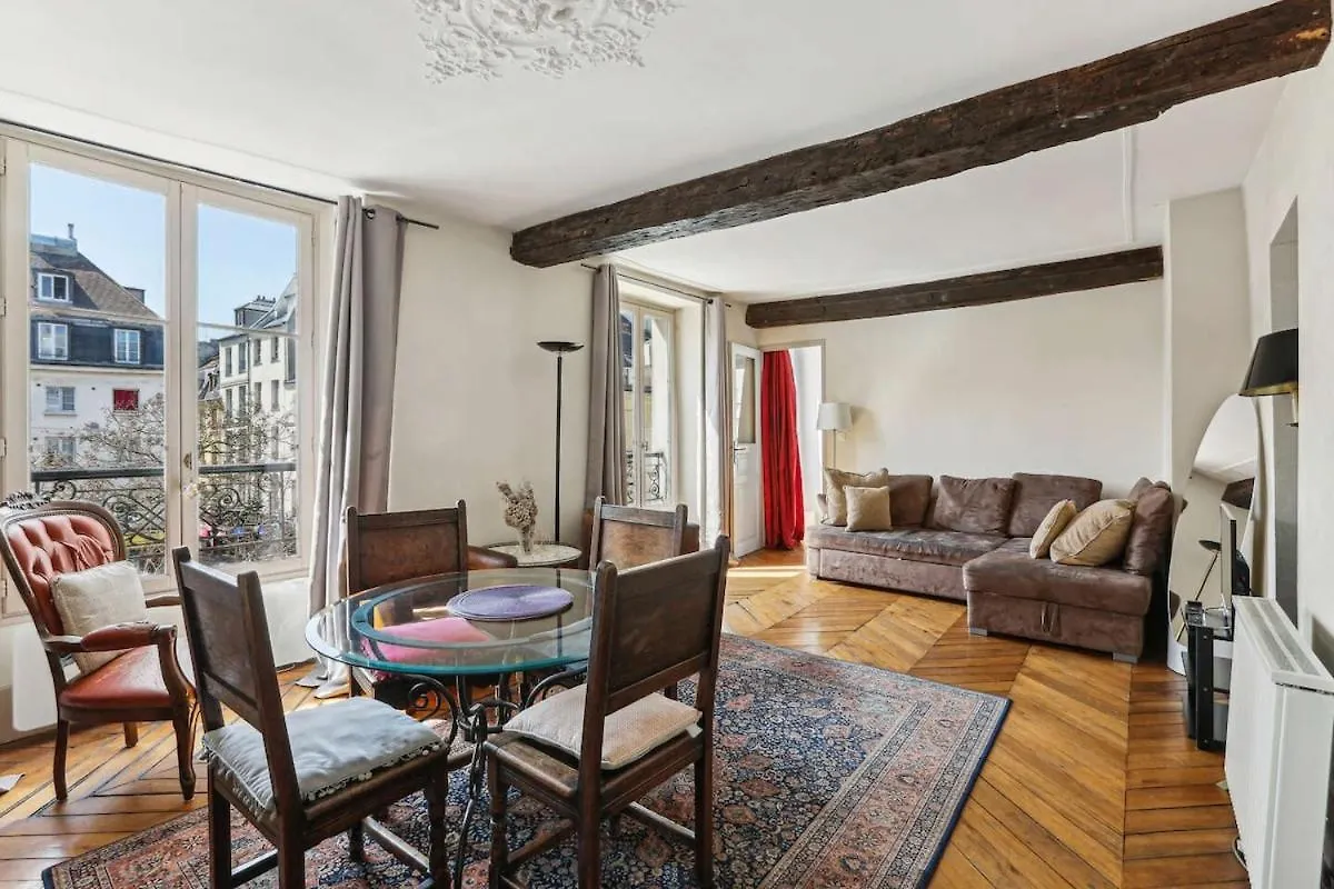 Place Contrescarpe 2 Bedroom Flat パリ アパート