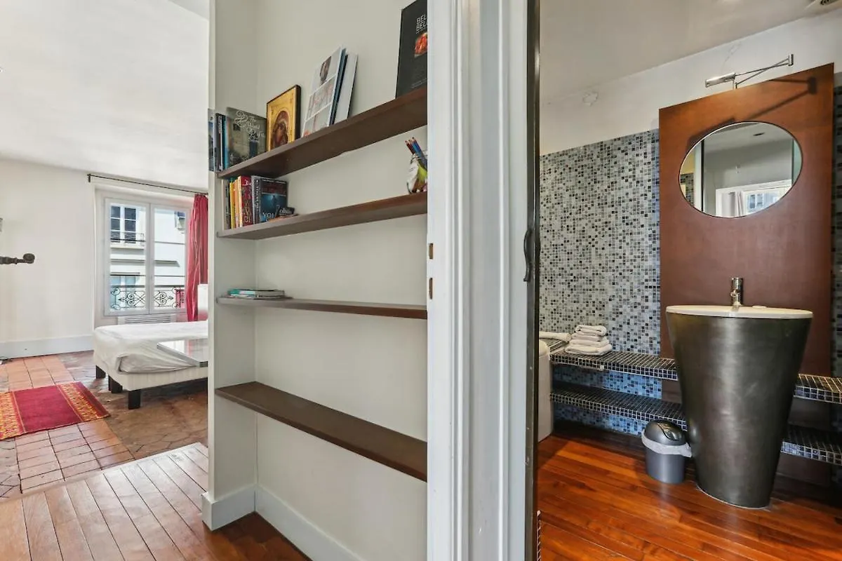 Place Contrescarpe 2 Bedroom Flat パリ アパート